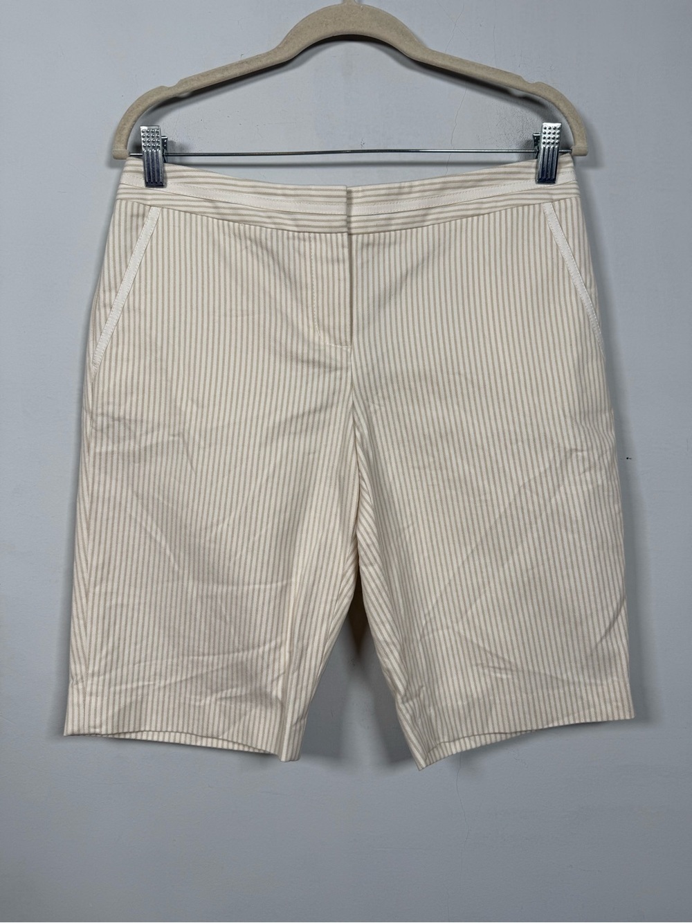 Ann Taylor Cream Pinstripe Bermuda Shorts, NWT, Size 4